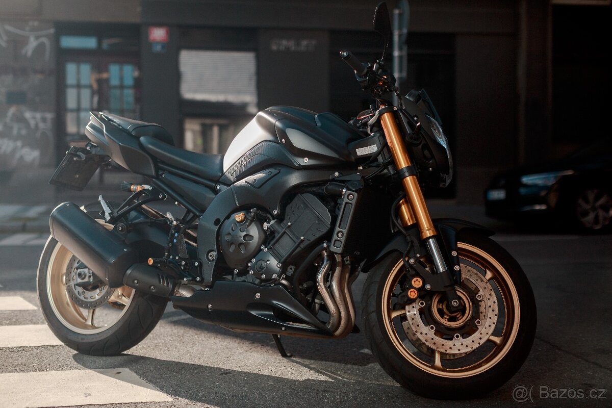 Yamaha FZ8N - 8