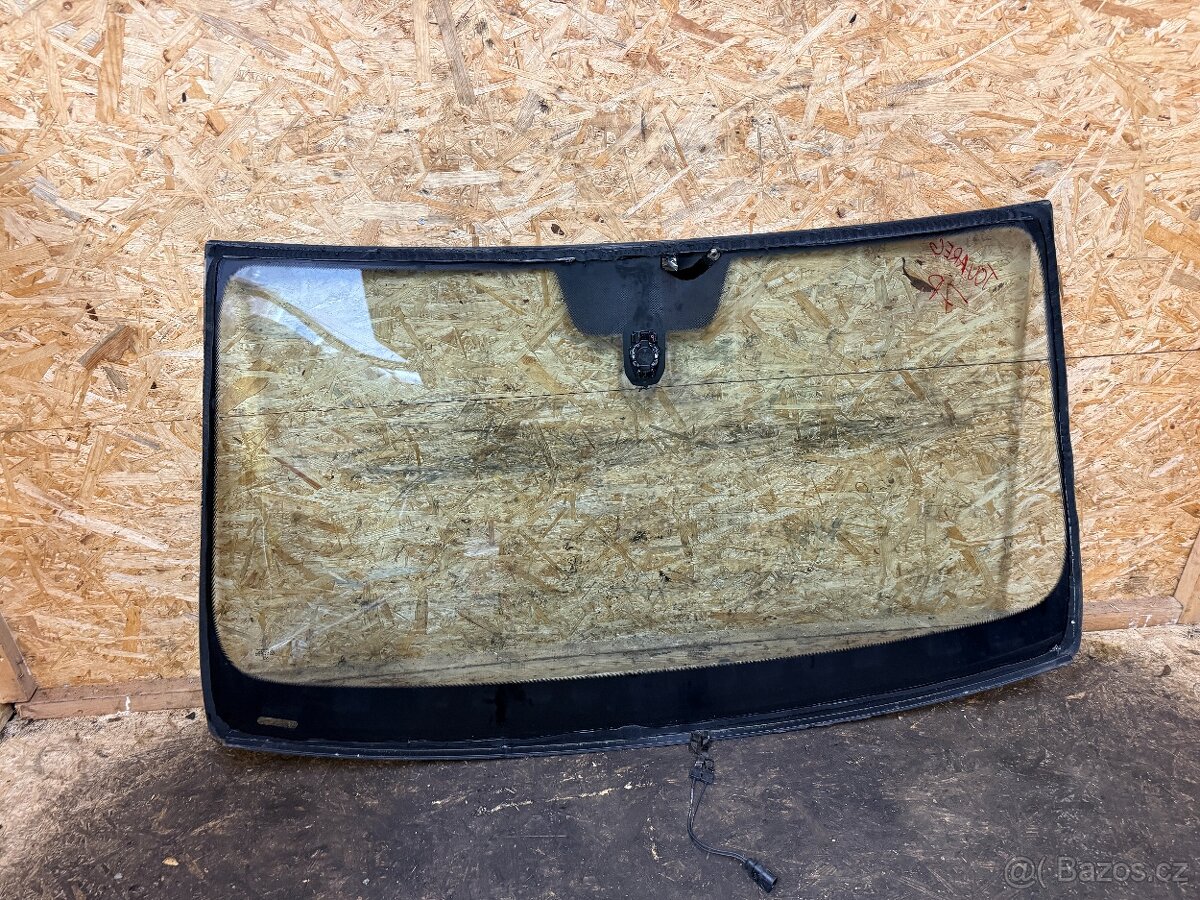 ČELNÍ OKNO VW TOUAREG 7P - 8