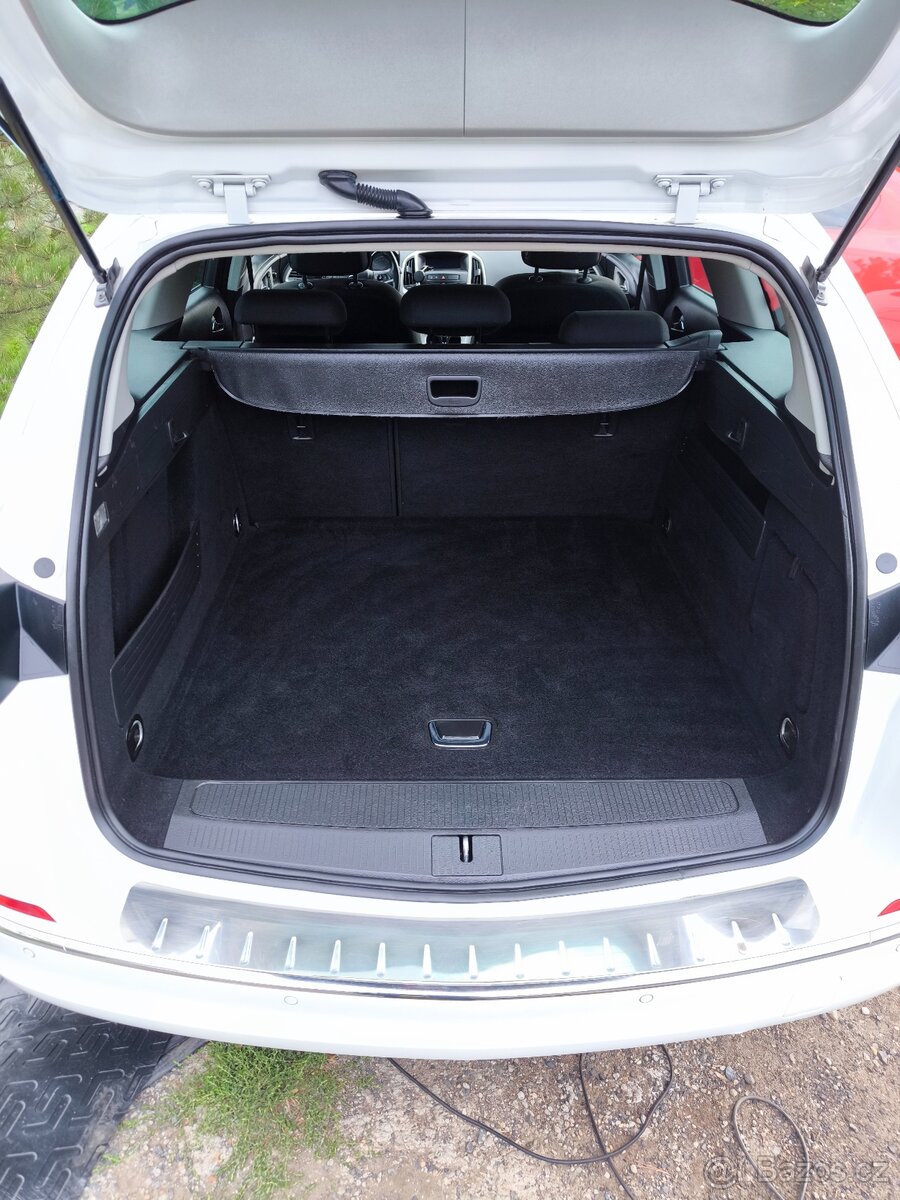 Opel Astra sport tourer 2013 - 8