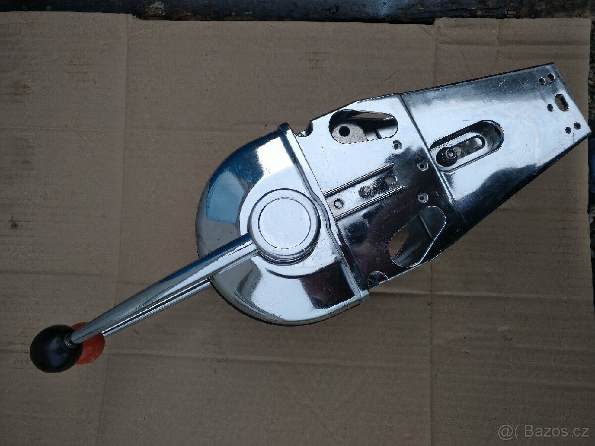 Ovládání dvou lodních motorů - 8