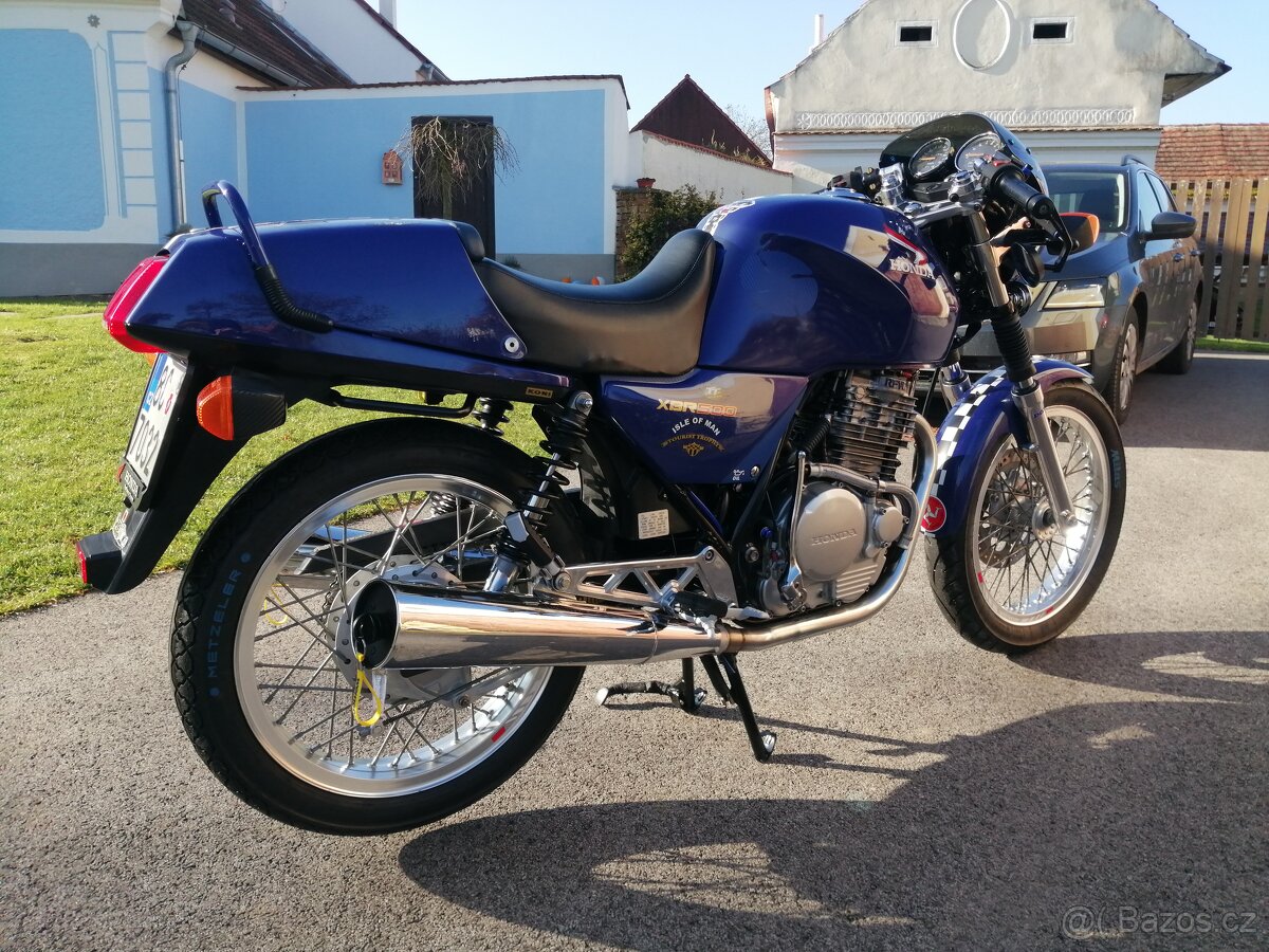 HONDA XBR 500 PC 15 - 8