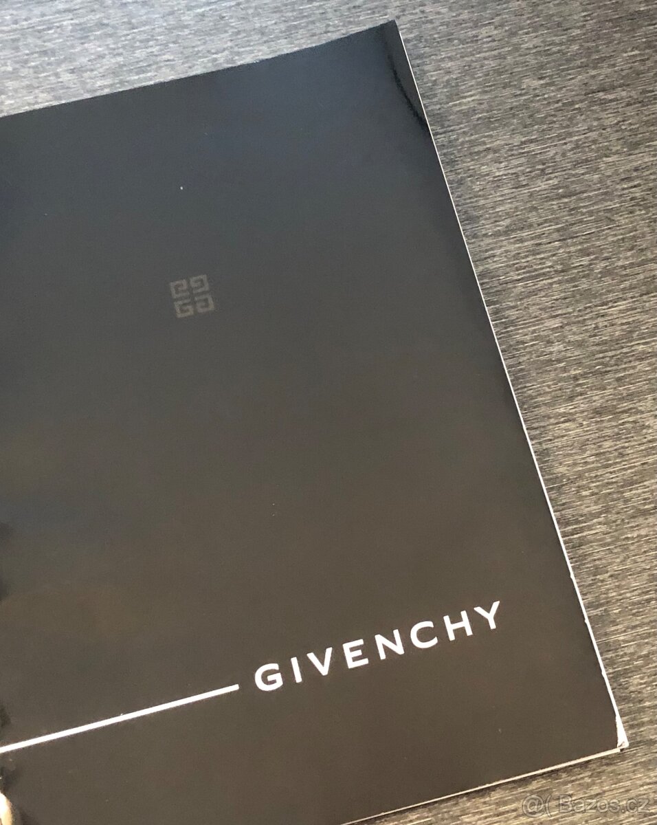 Givenchy - značkové desky s archy papírů - 8
