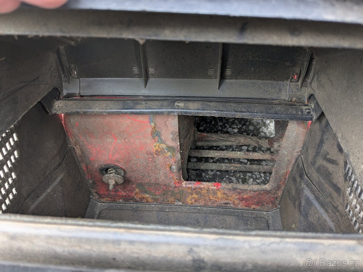 Motorová sekačka Raser , s košem, bez pojezdu. - 8