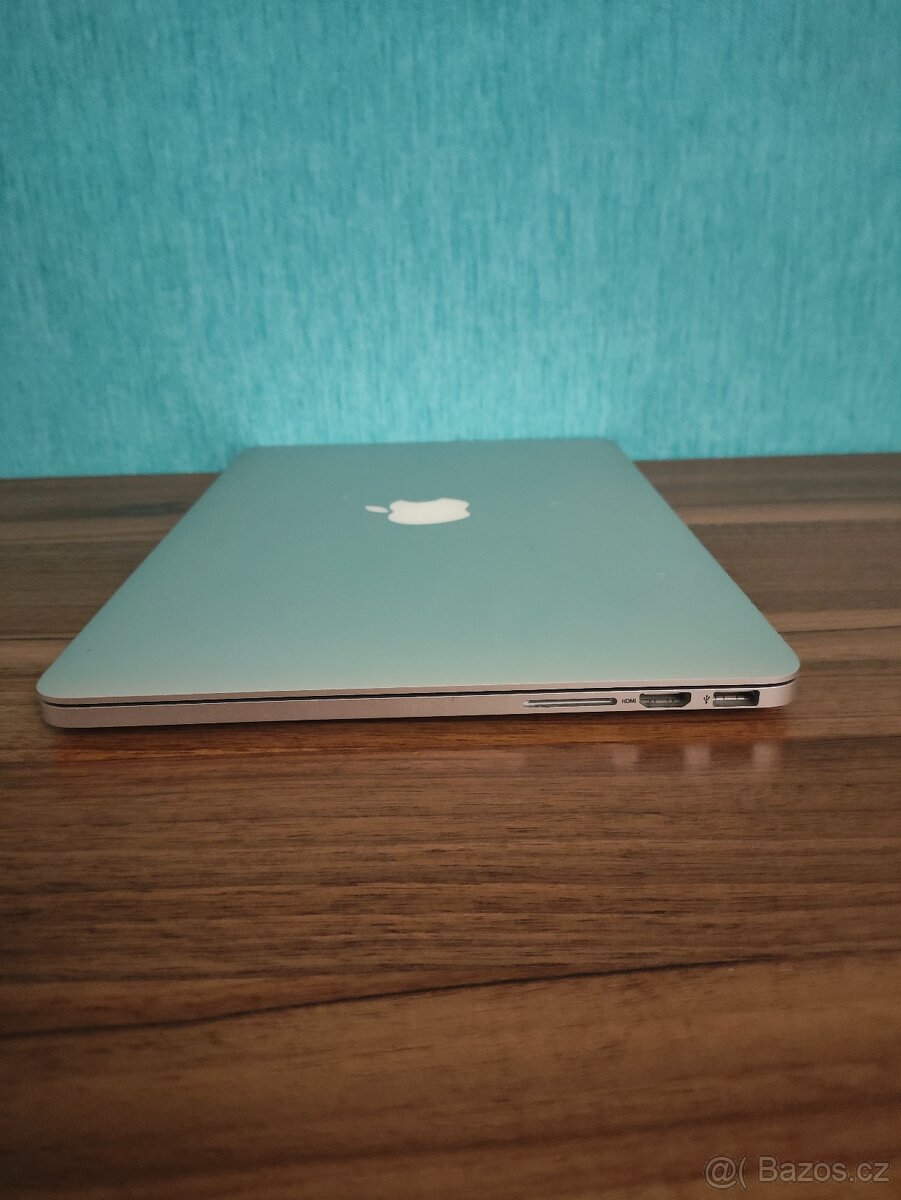 MacBook Pro 2015 | i5 • 8GB • 256GB SSD - 8