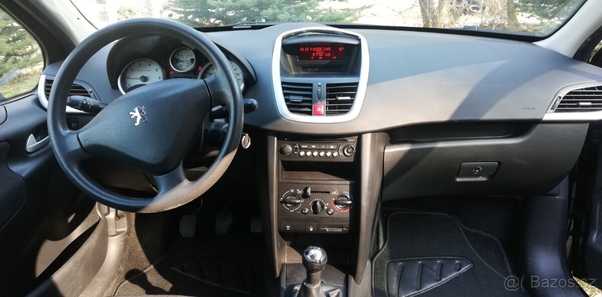 Peugeot 207 1.4 16V - 8