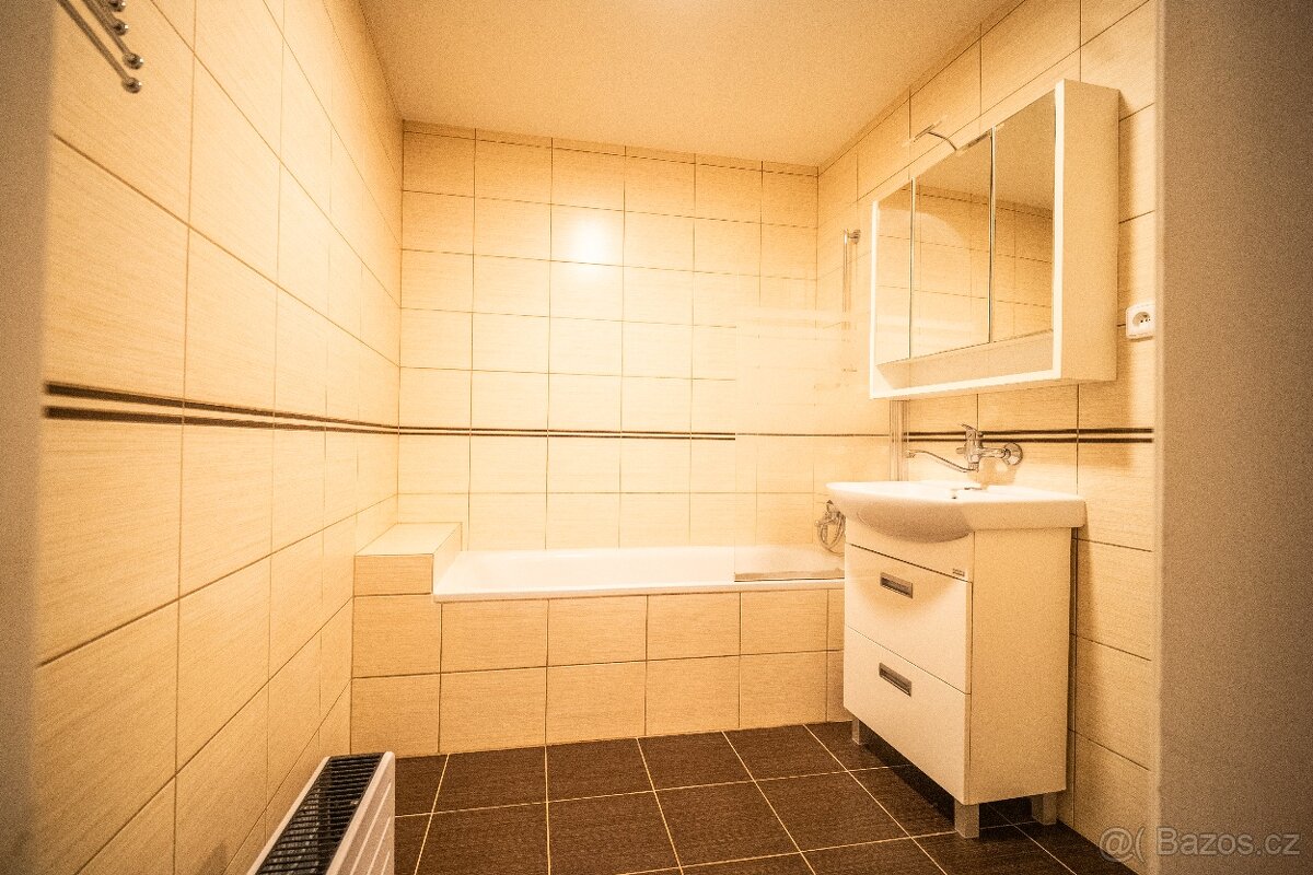 Prodej bytu 3+kk, 76 m² – Broumov - 8