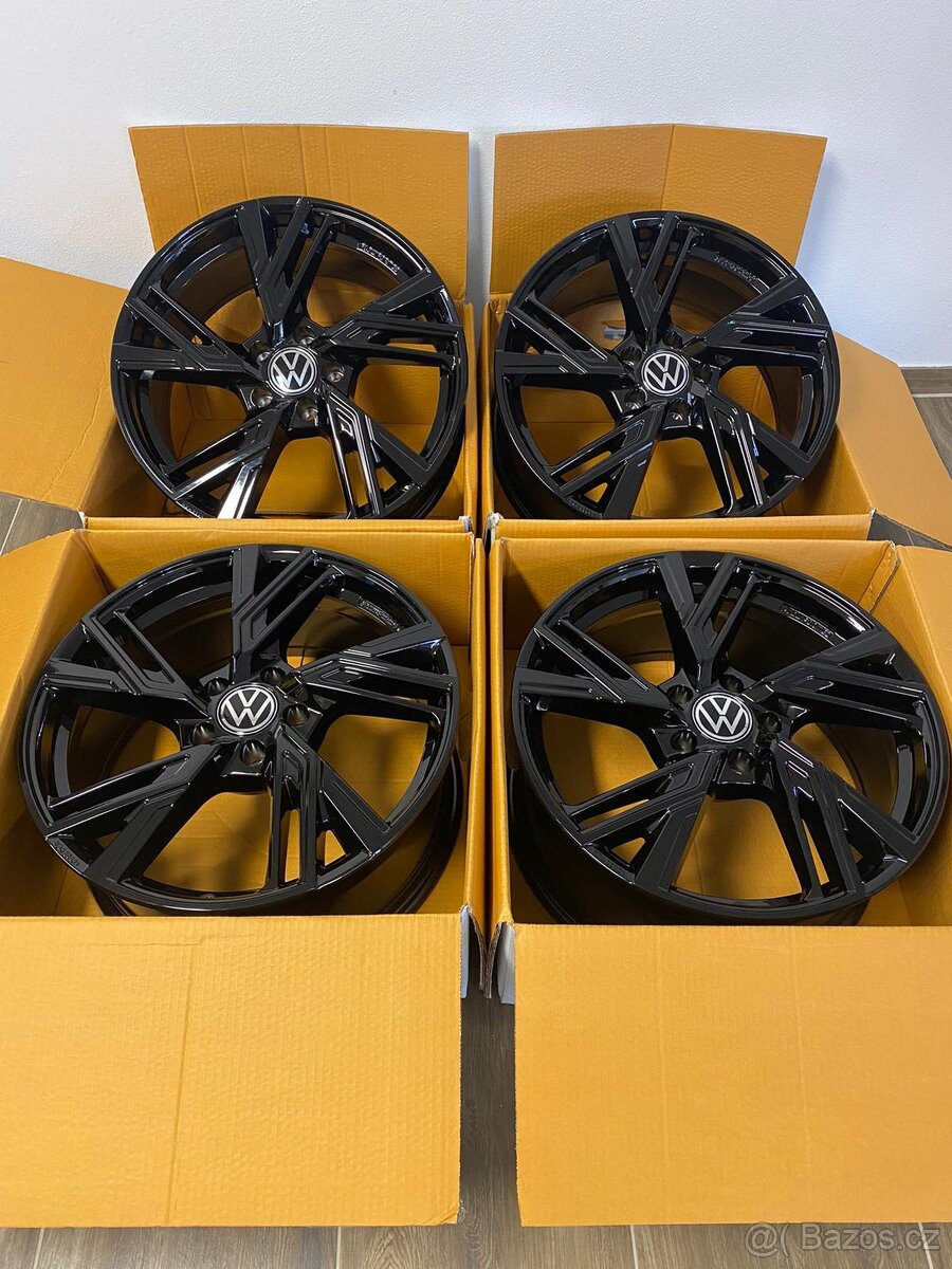 5x112 R18 MAM RS5 Black - 8