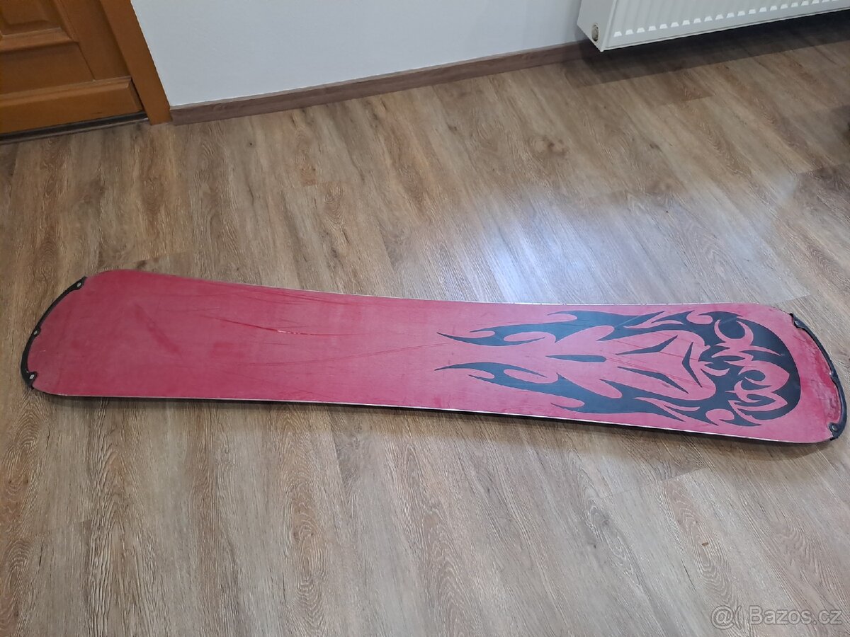 Snowboardové prkno ATOMIC - 8