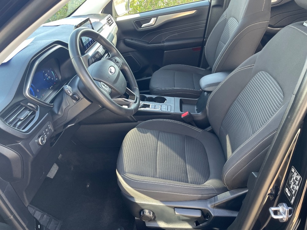 FORD KUGA 2,5 HYBRID - 8