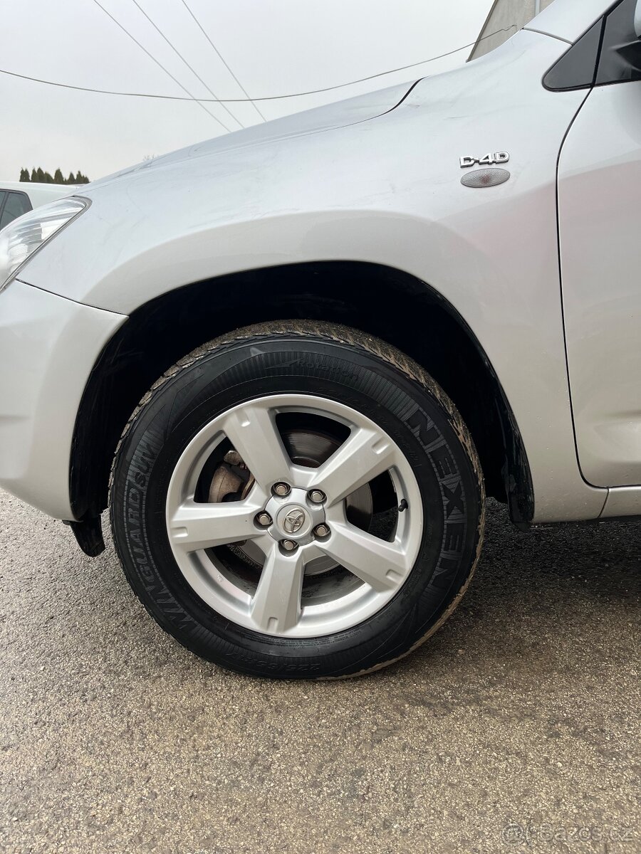 Toyota Rav4 2.2 D-4D 4x4 = Uzávierk, Bez korozie, = - 8