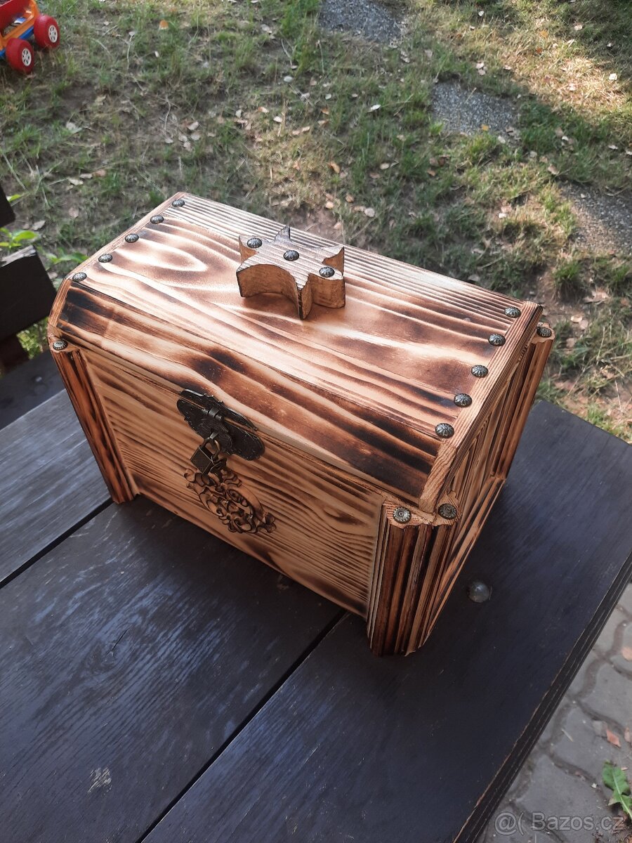 Dřevěná truhla se zámečkem - 8