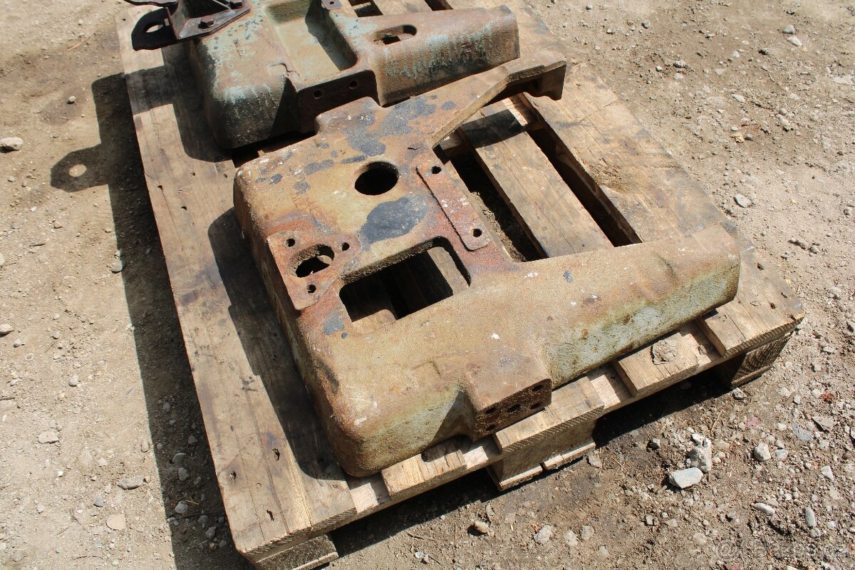 Zetor 6911 7745 litinová vana - 8