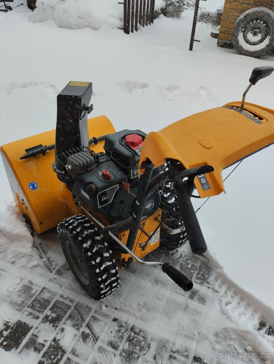 Sněhová fréza STIGA - 8