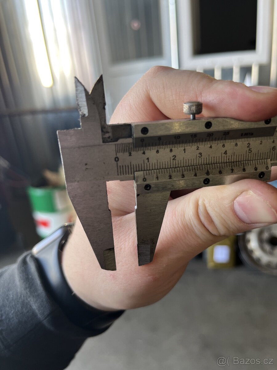 Prodám sadu pneu FORD NOKIAN 215 65 R15 C - 8