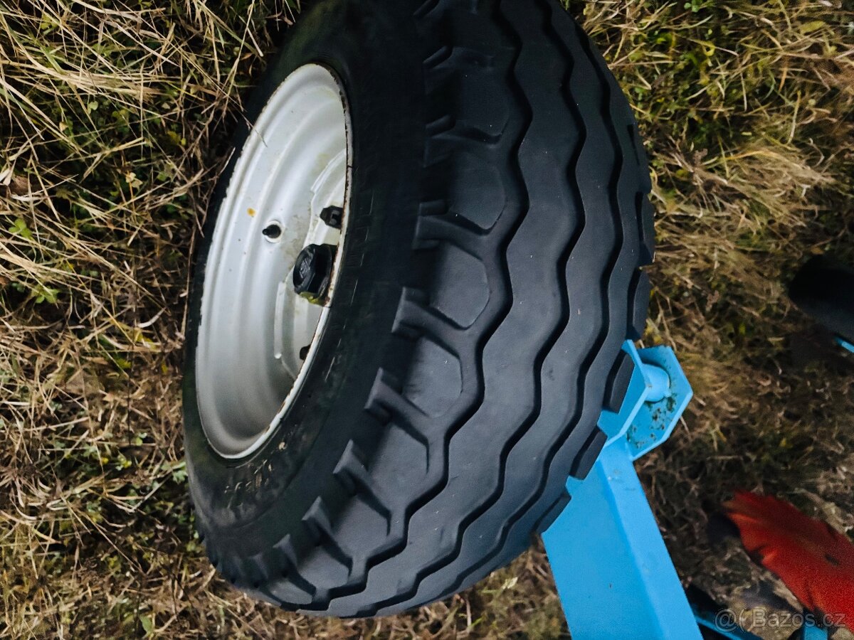 Plečka na kukuřici, slunečnici - 8