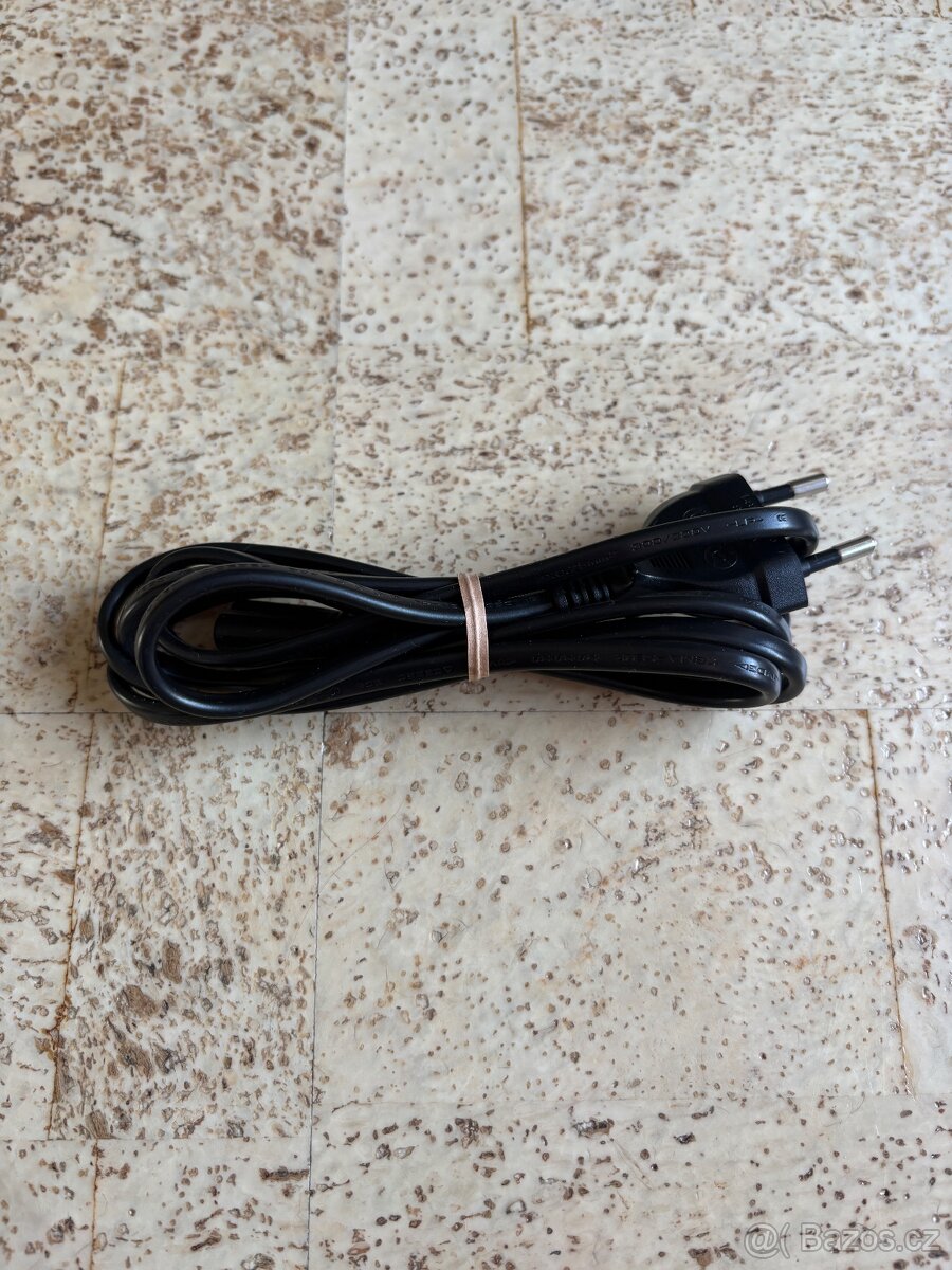 PS4 Pro 1Tb + 2x ovladač - 8