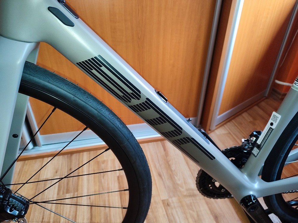 BMC Roadmachine THREE CARBON - 8