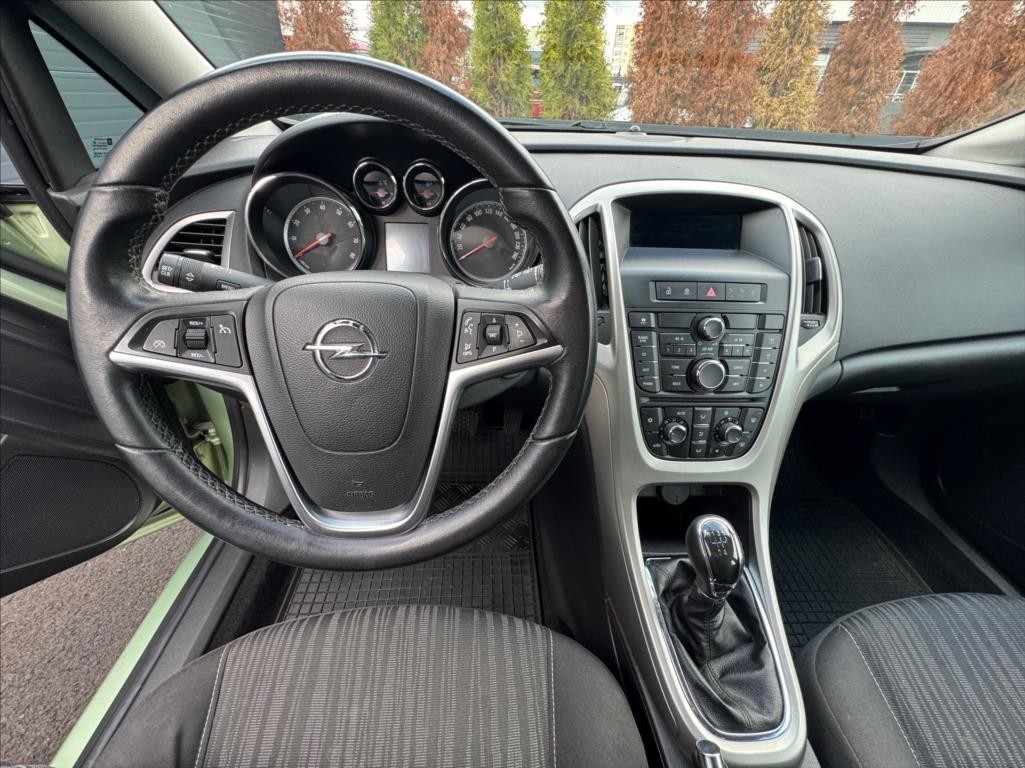 Opel Astra 1,4 (2012) - 8