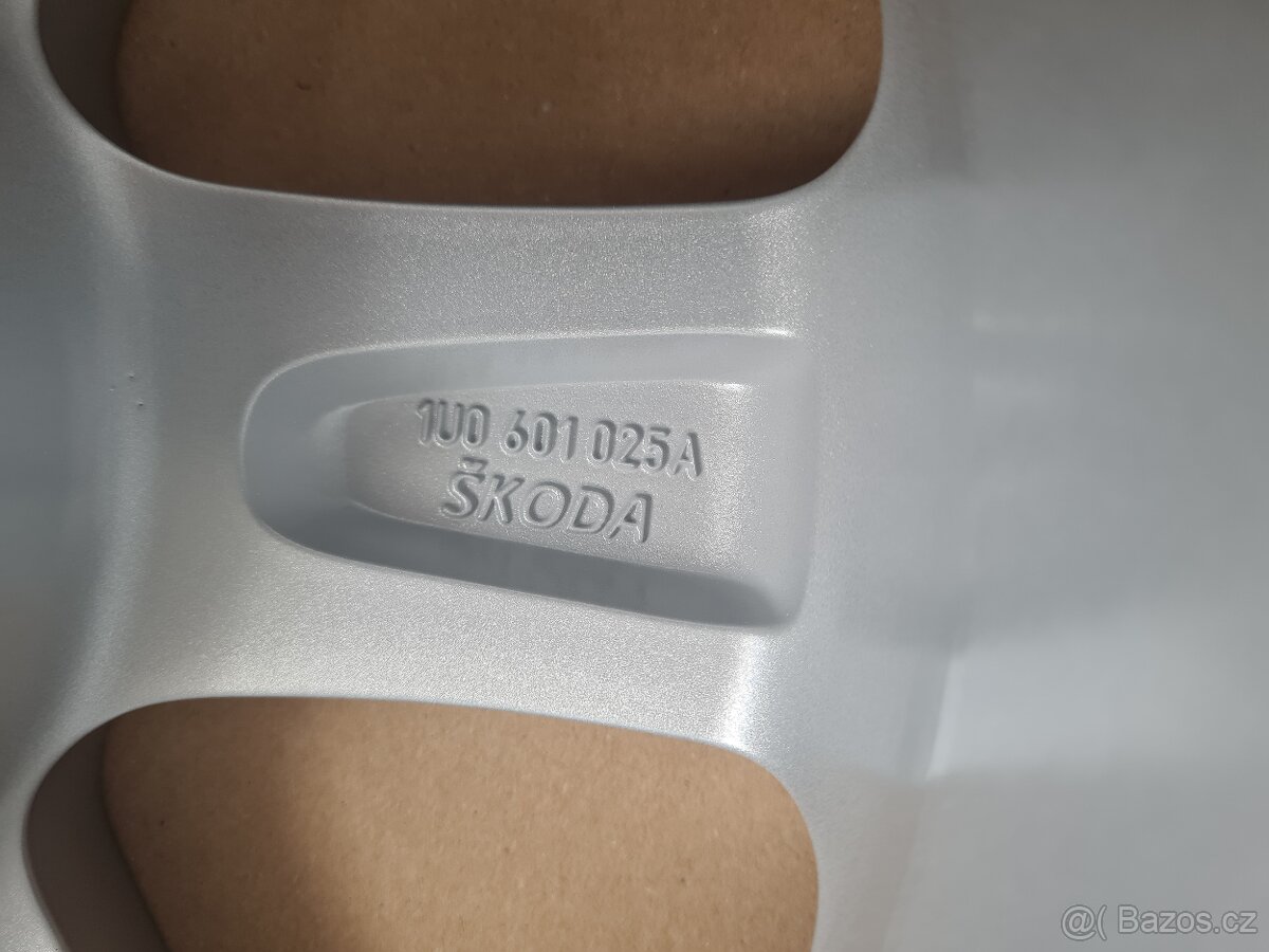 NOVÉ Alu ELEGANT 6,5J x 15" ET 43 Octavia 1 ORIG - 8