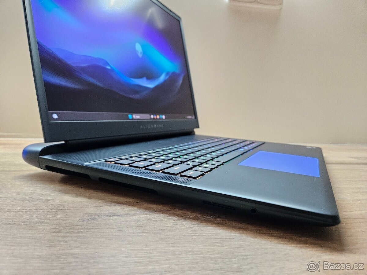 18"_300HZ_ALIENWARE 18 AREA-51_U9-275HX_RTX 5070 Ti 12GB - 8