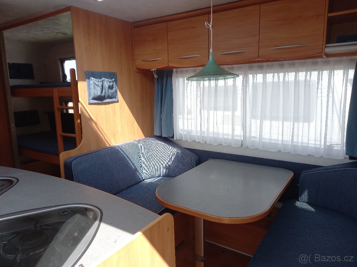 Prodám karavan ADRIA adora 552 ....7 mist na spaní - 8