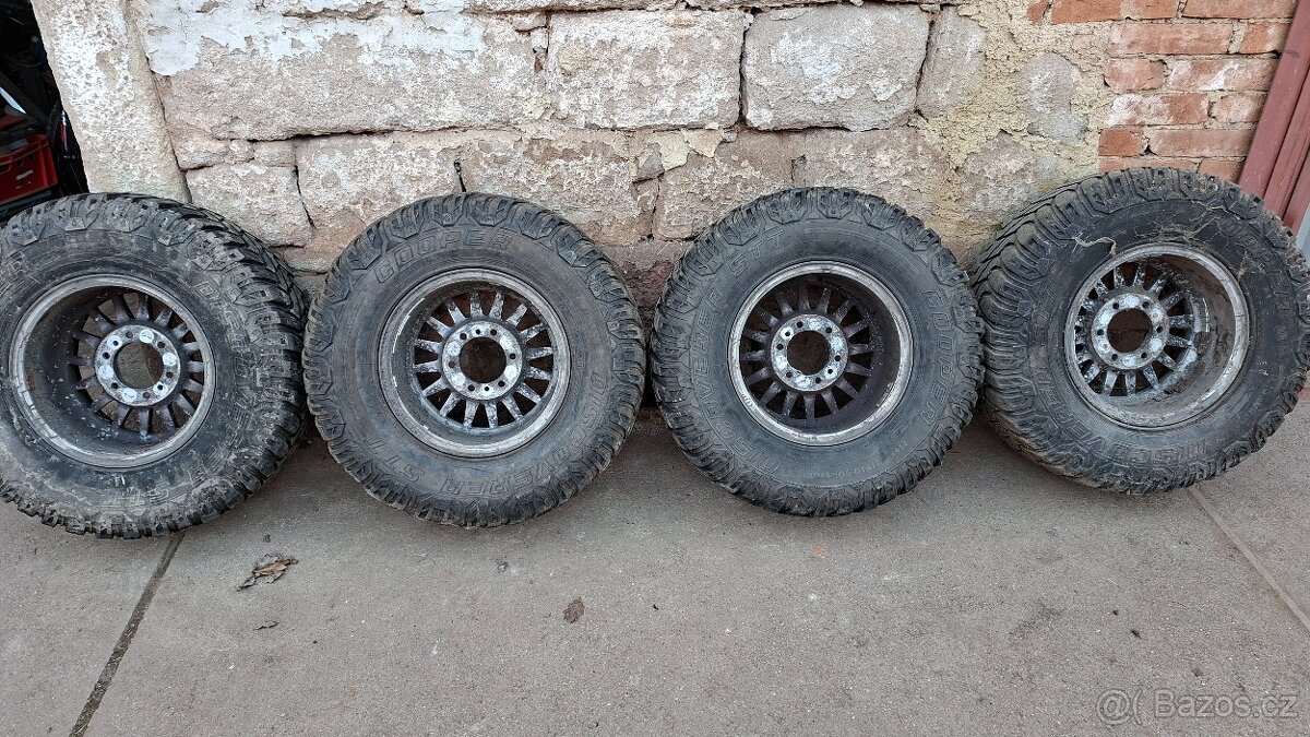 Pneu s disky 31x10.5 R15 - 8