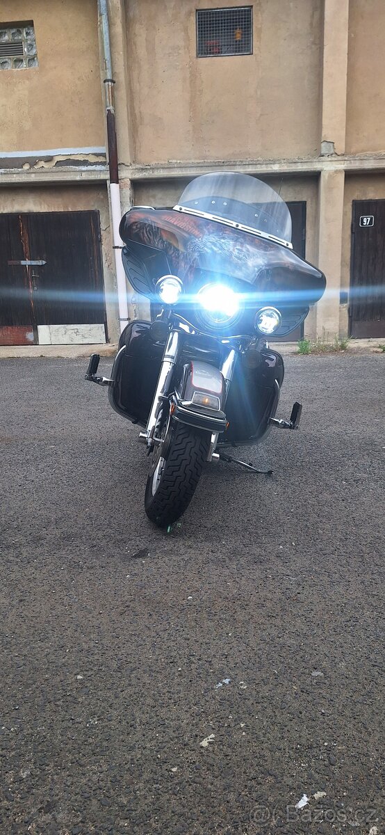 Harley-Davidson FLHTCU Ultra Classic Electra Glide - 8