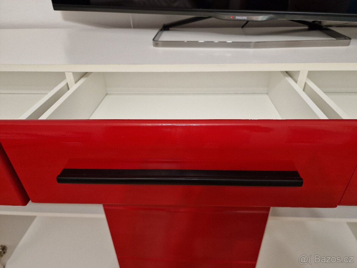 Prodám 2 komody - 8