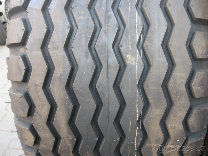 Pneu BKT AW-708...18 PR 400 / 60 -15,5 - 8