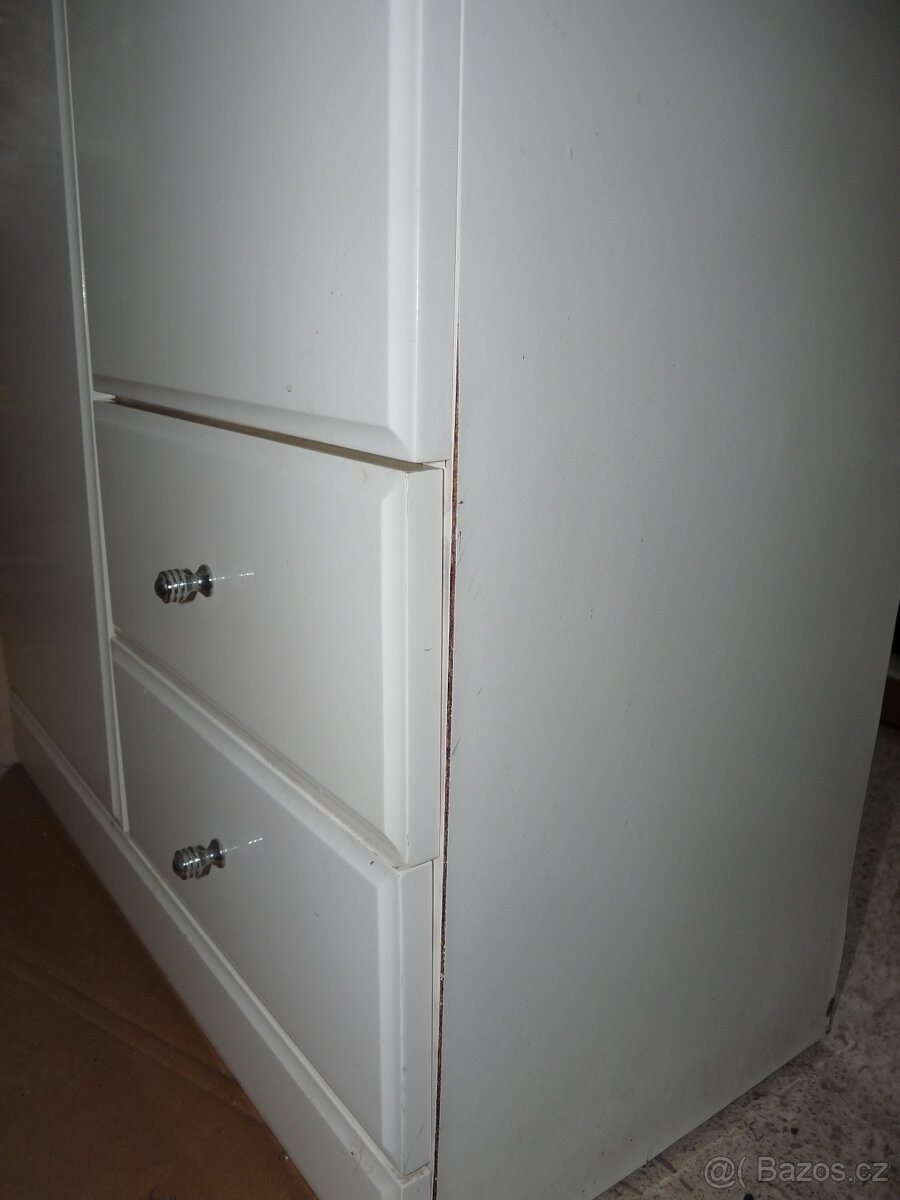 Umyvadlo se skříňkou - 8