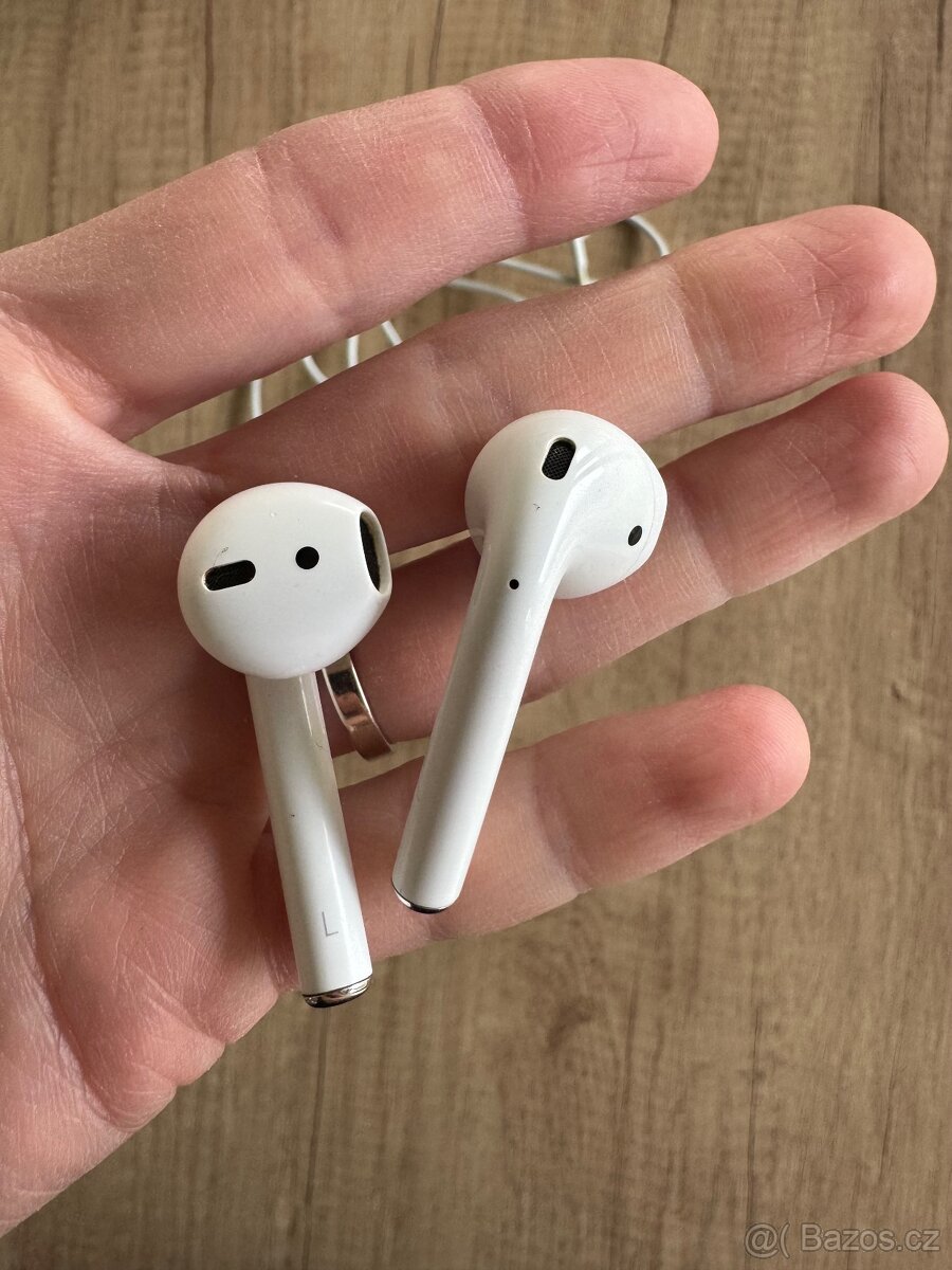 Apple airpods 1 - 8