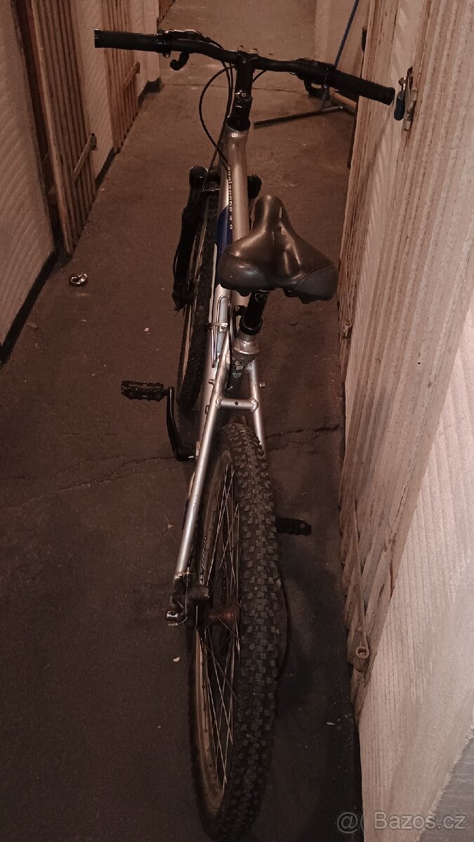 Prodám horské kolo GT Avalanche 3.0 - 8