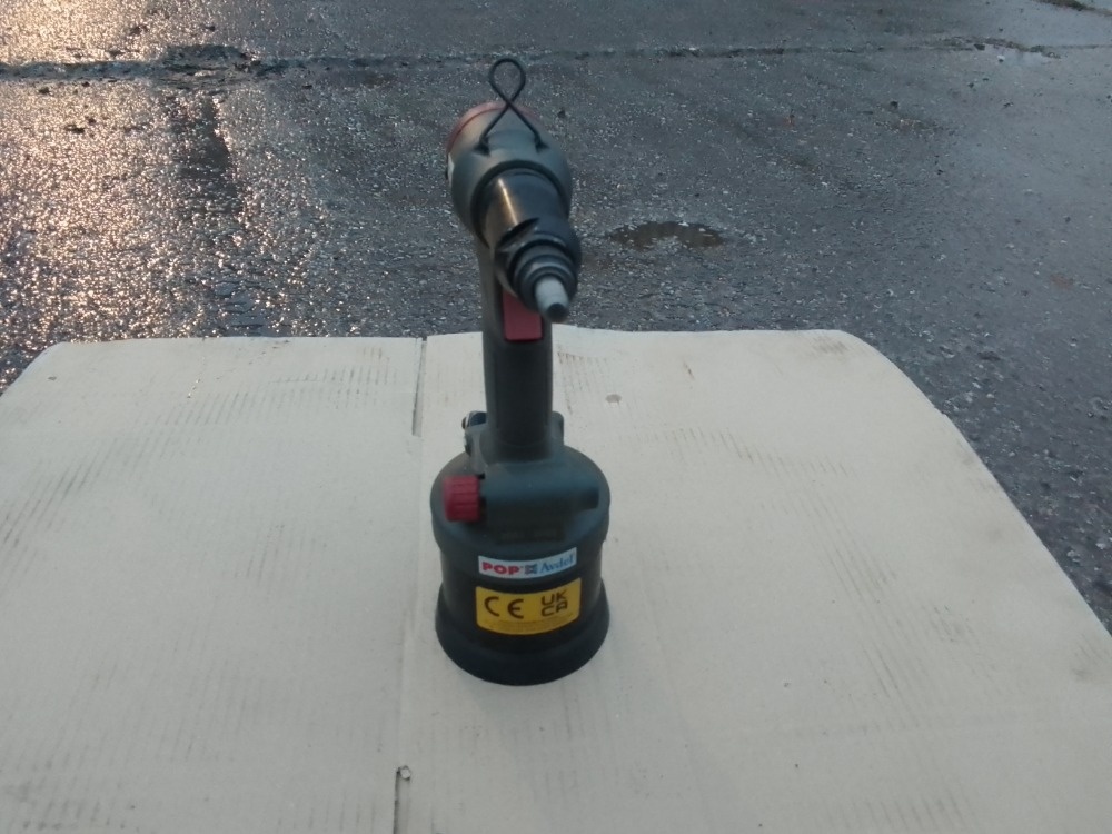 Pneumatické nýtovací kleště - 8