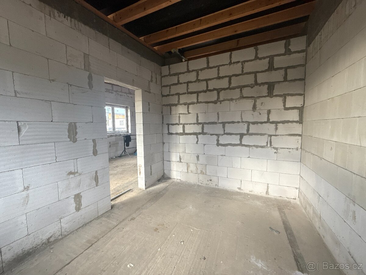 Rodinný dům 2kk 1 polovina - 8