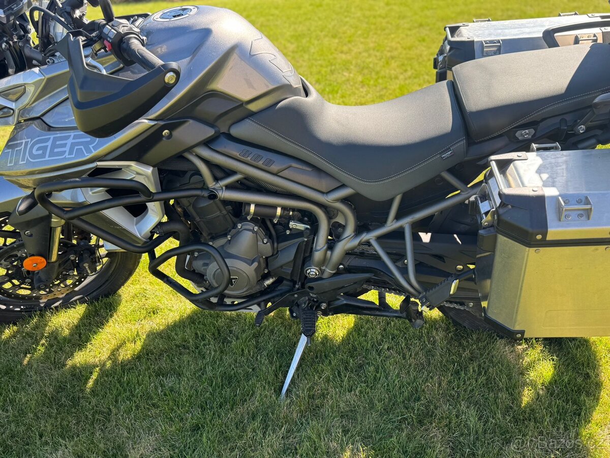 Triumph Tiger 800 XRT - 8