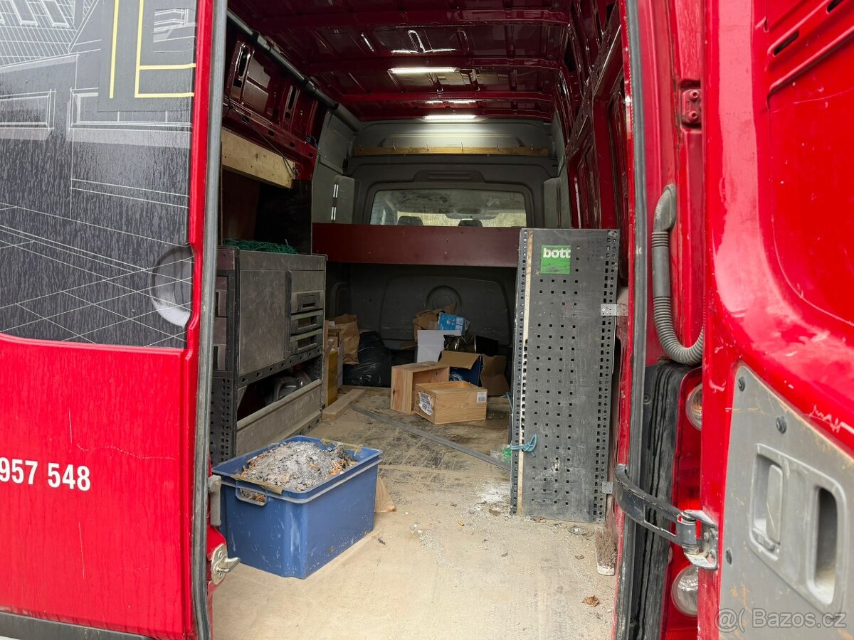 VW CRAFTER 2,0 tdi 7 místný - 260tkm - 8