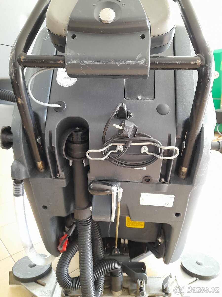 Podlahový čistící stroj NILFISK BA 651 - 8