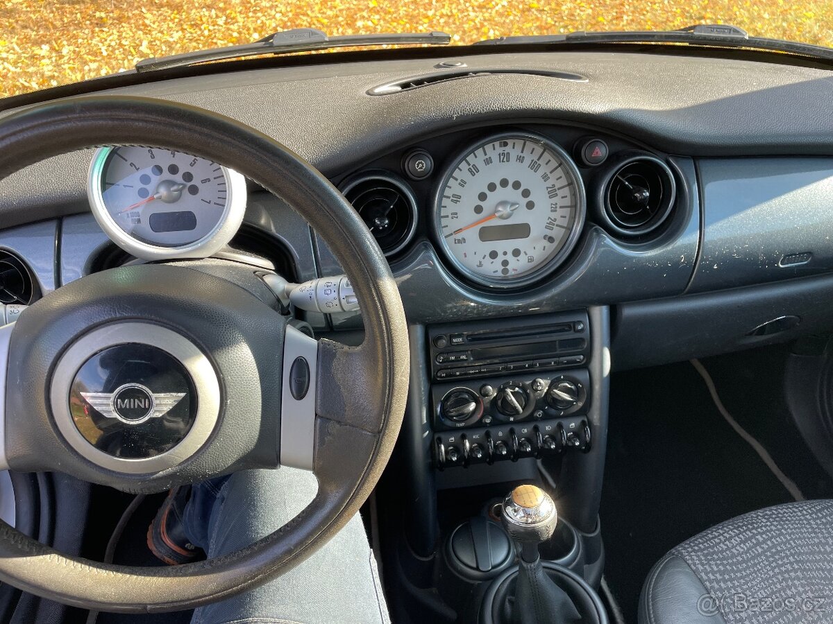 Mini Cooper One D panorama - 8