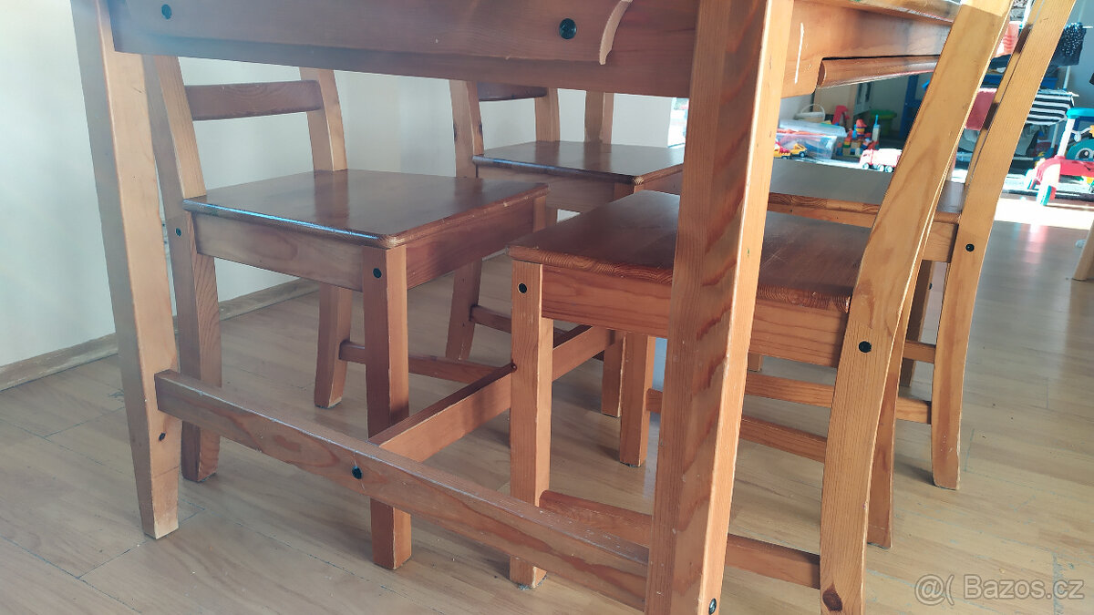 Ikea jídelní stůl + 4 židle - 8
