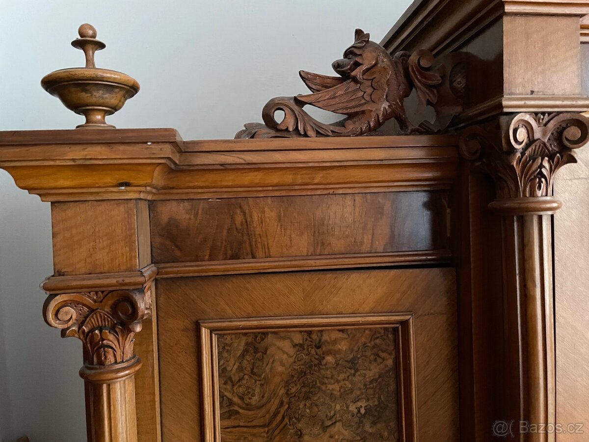 Starožitná skříň - 8