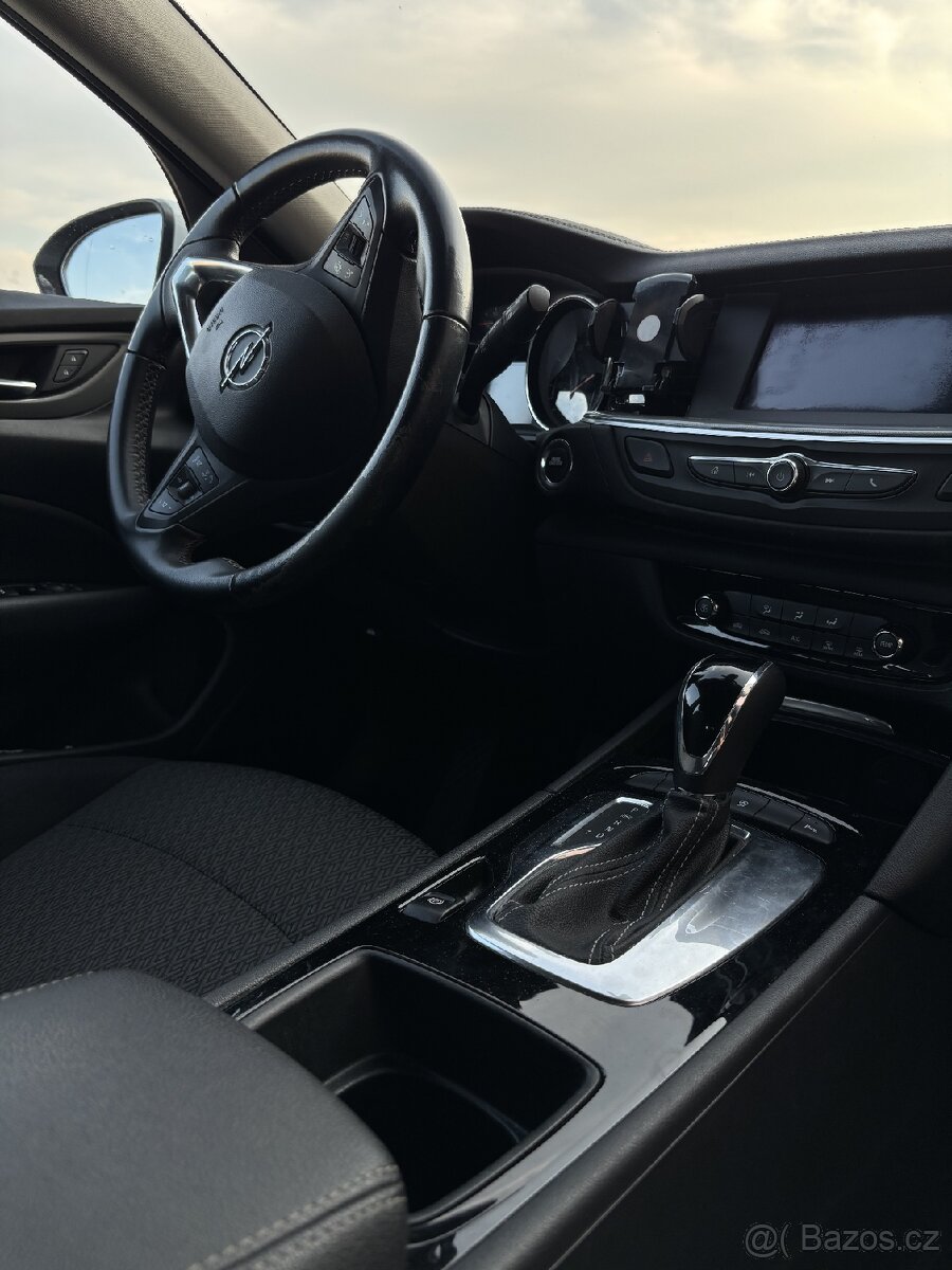 Opel Insignia - 8