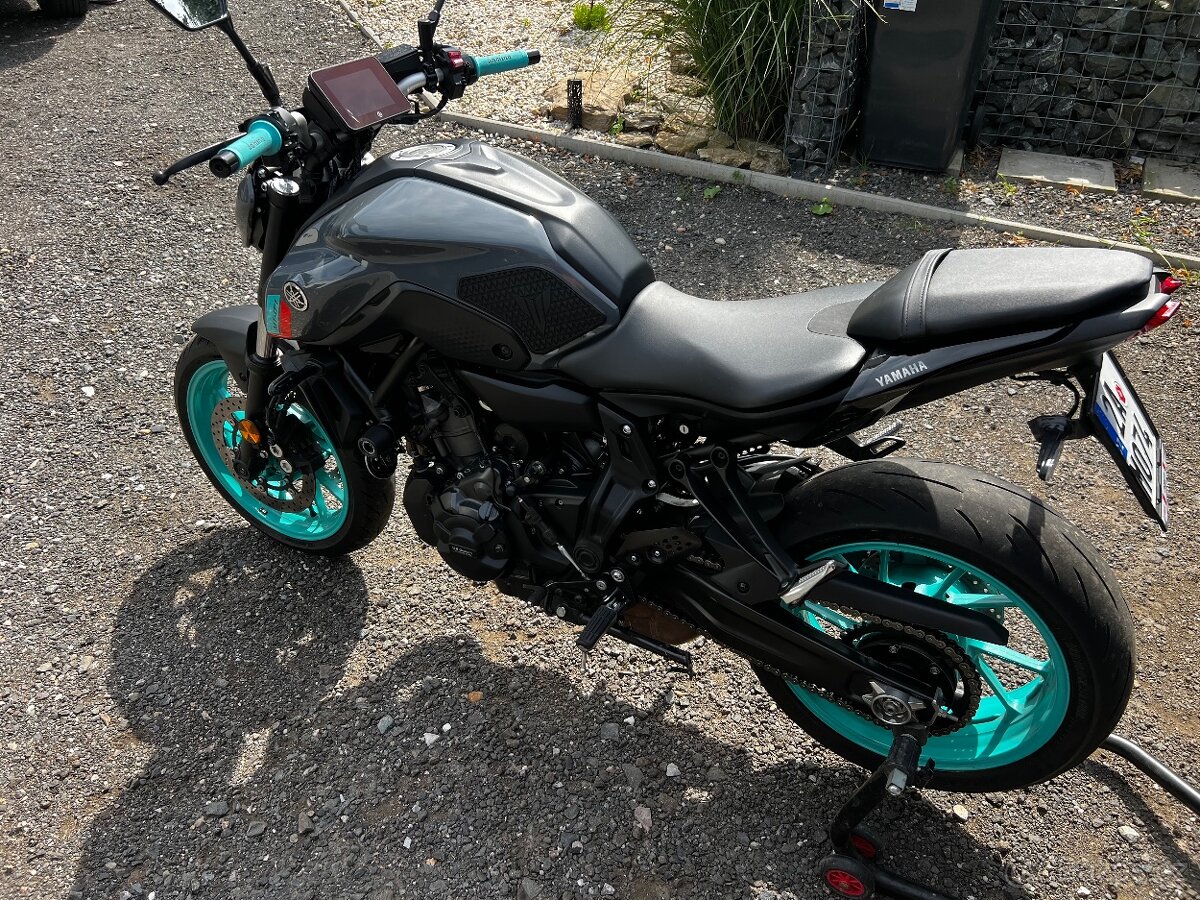 Yamaha mt07 - 8