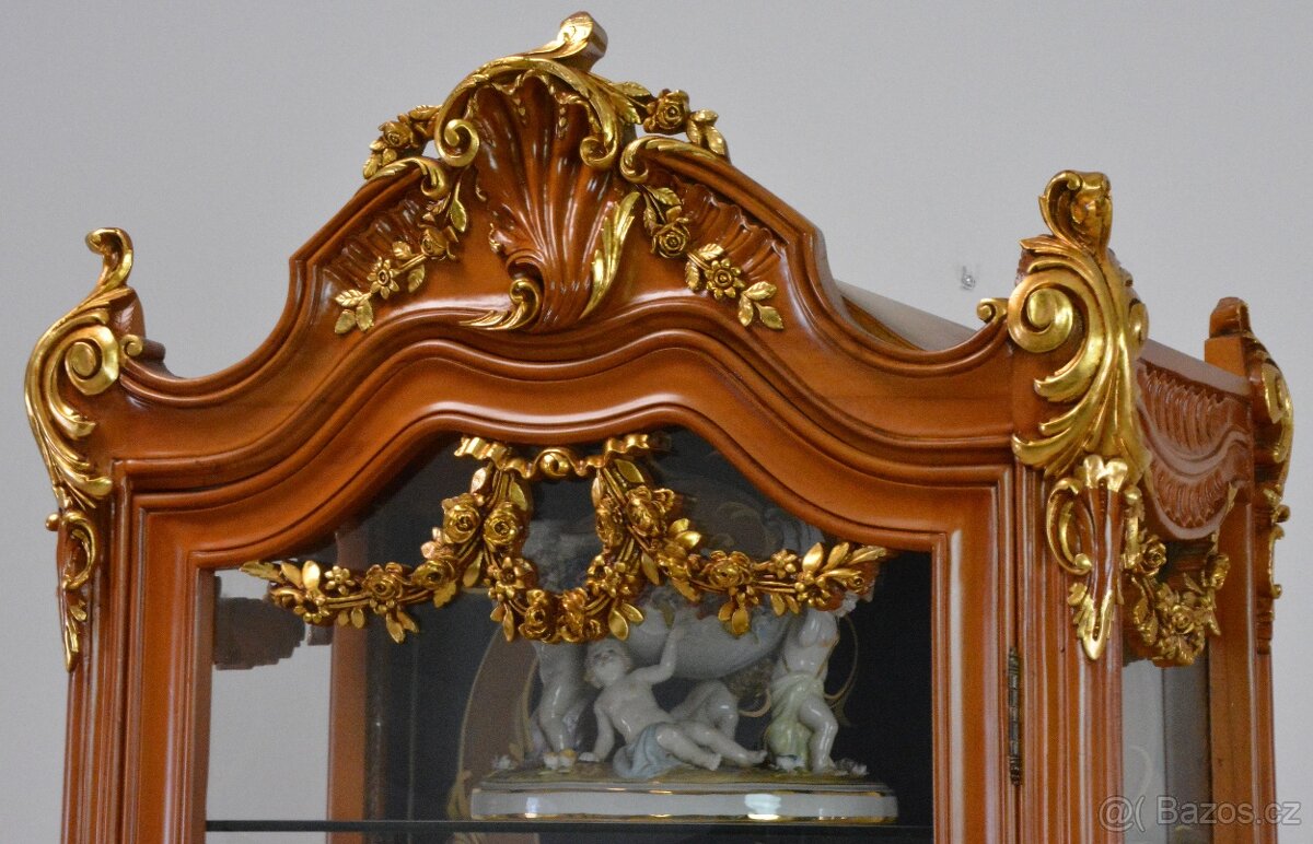 Zámecká vitrína - masiv - 8