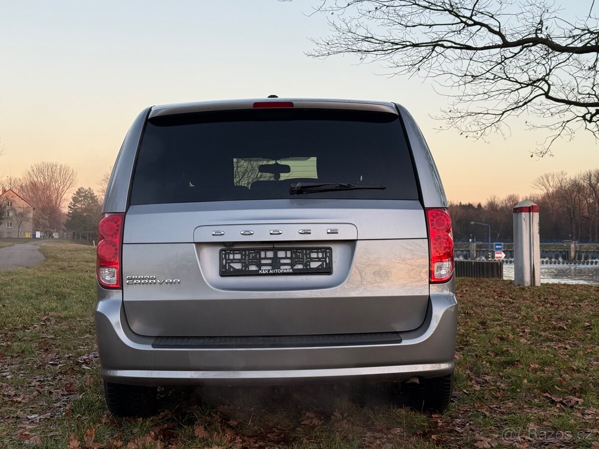 Dodge Grand Caravan - 8