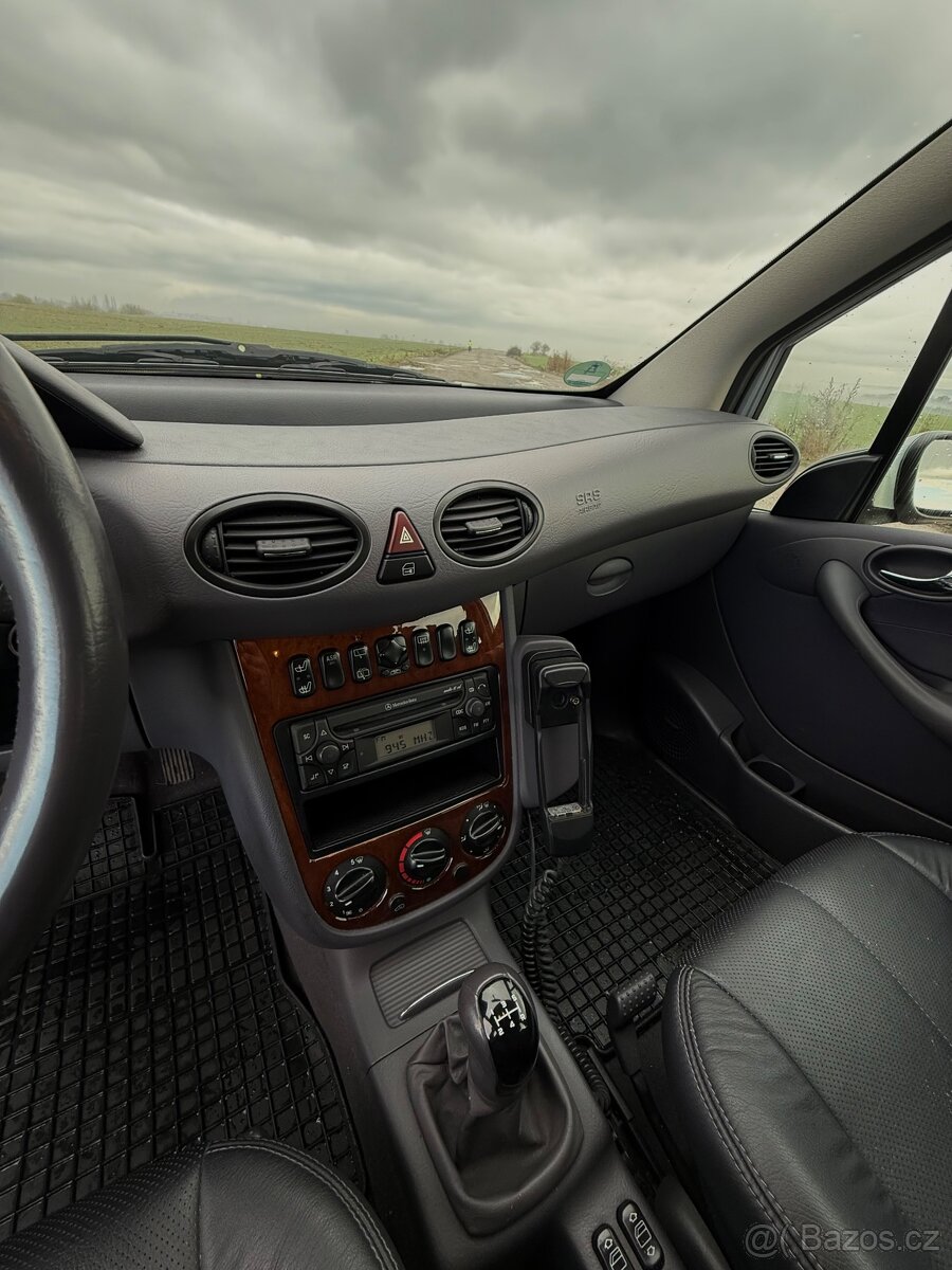 Mercedes Benz A 190i Elegance - 8