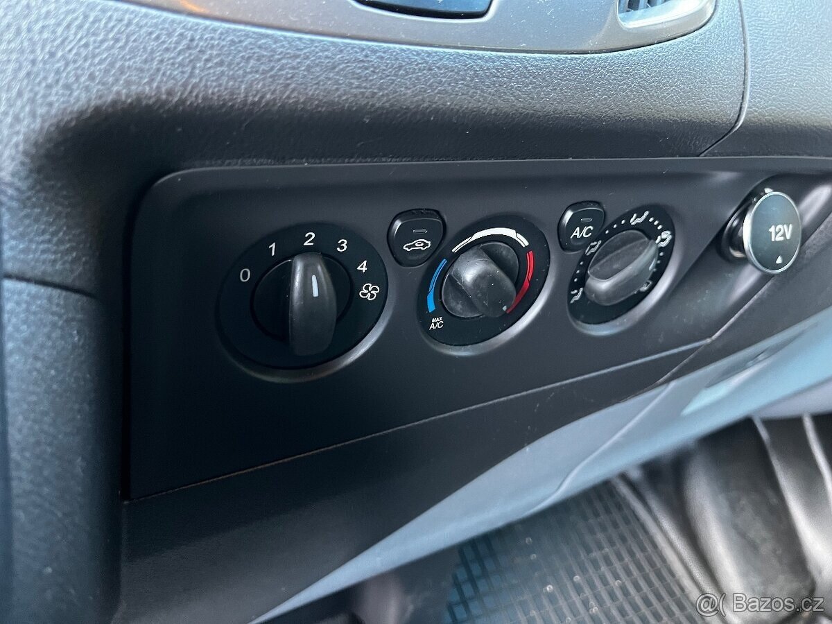 Ford Transit Custom 2.2 TDCi – Van/Bus – 9 míst - 8