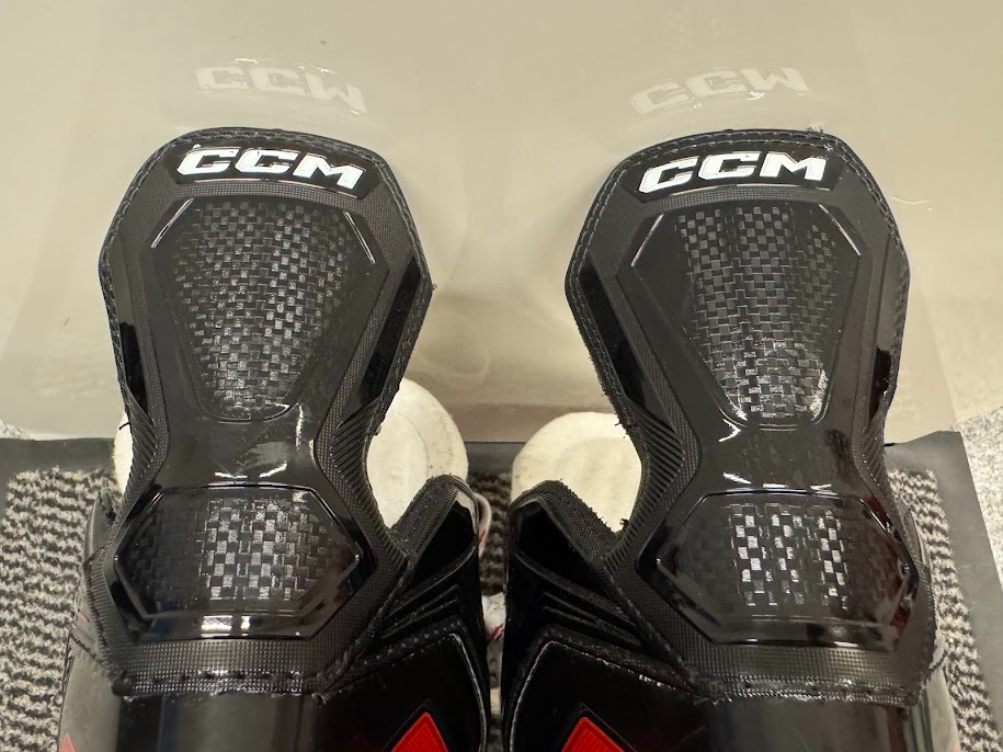 BRUSLE CCM JETSPEED FT 680 , vel. 45/9,5 R - 8