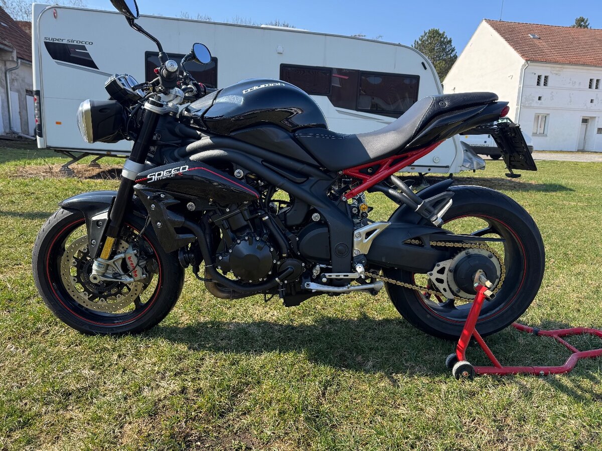 Triumph speed triple 1050 R - 8