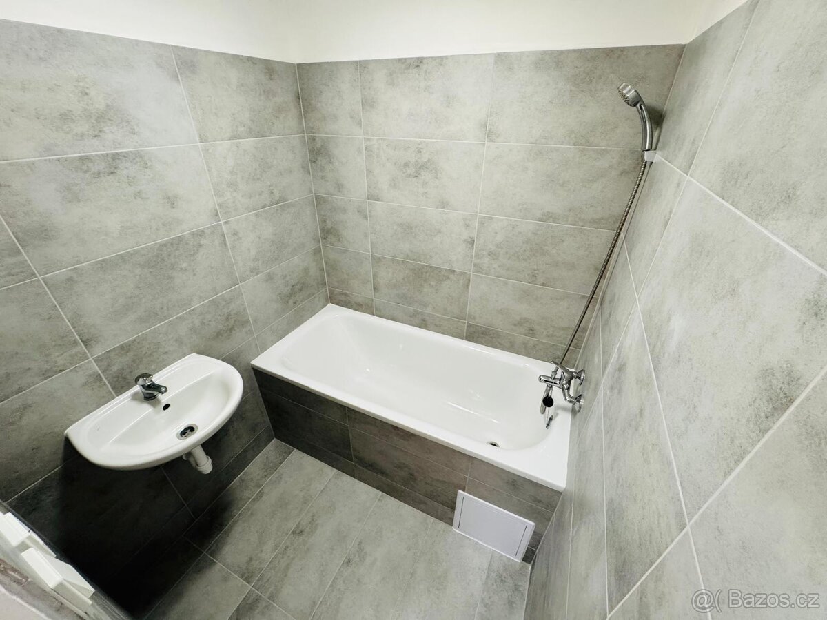 (100) Pronájem, byt 2+1, 54 m, J.A.Komens. 463, Klášterec/O. - 8