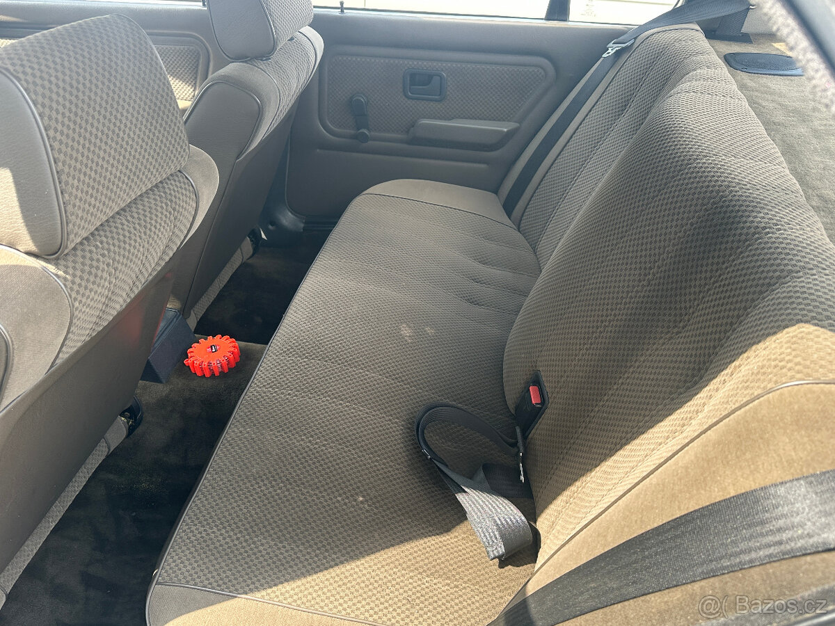 BMW 3 E30 sedan 320 i M20 1983 - 8